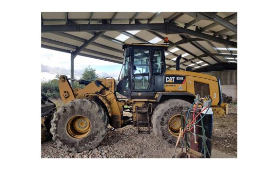 Catapillar 924 two way radio installation